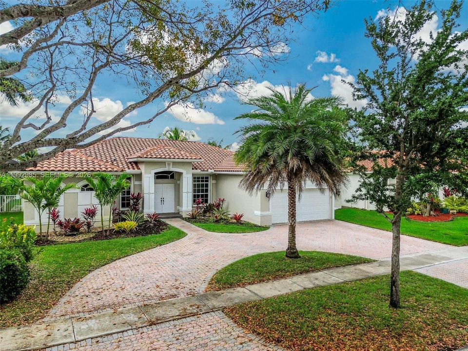 Active With Contract: $5,500 (4 beds, 2 baths, 2562 Square Feet)