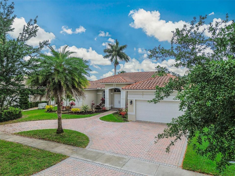 Active With Contract: $5,500 (4 beds, 2 baths, 2562 Square Feet)