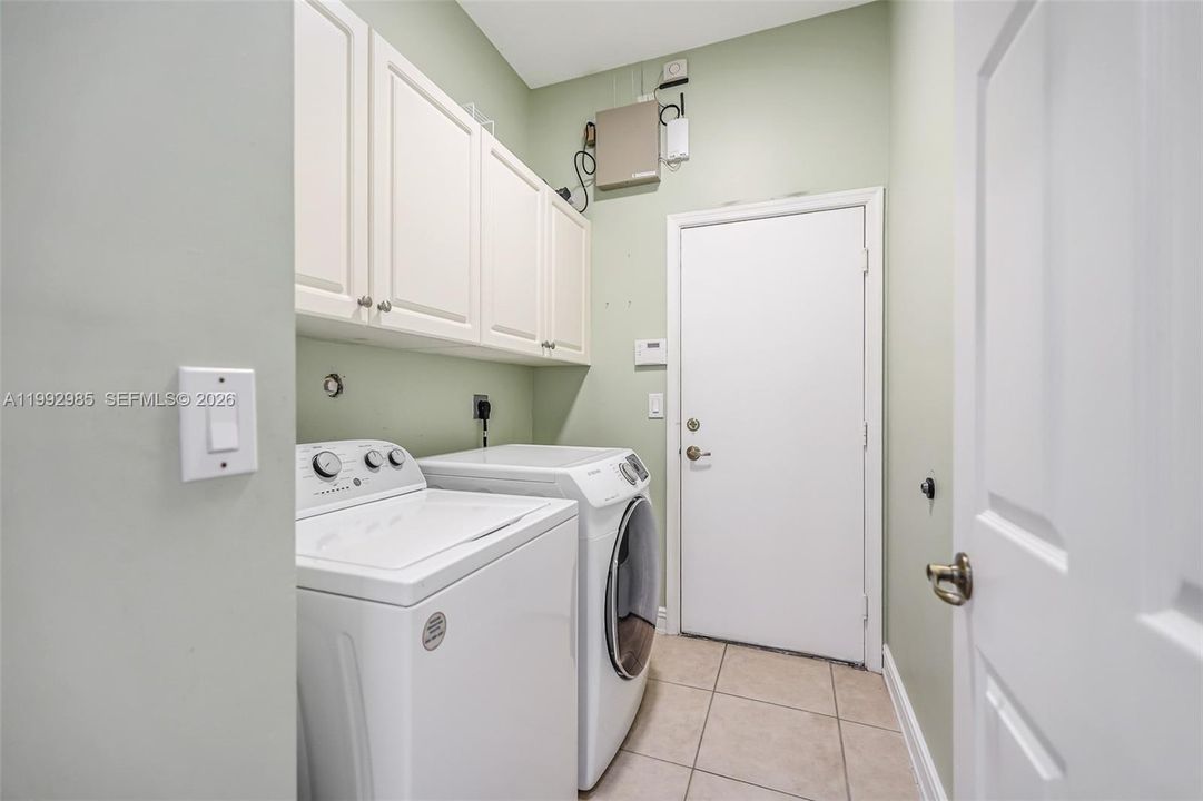 Active With Contract: $5,500 (4 beds, 2 baths, 2562 Square Feet)