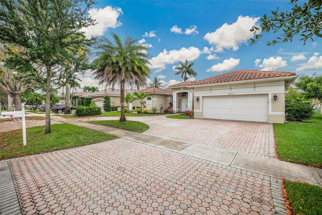 Active With Contract: $5,500 (4 beds, 2 baths, 2562 Square Feet)