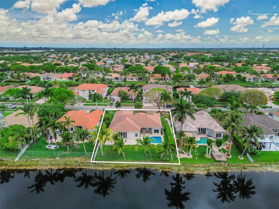 Active With Contract: $5,500 (4 beds, 2 baths, 2562 Square Feet)