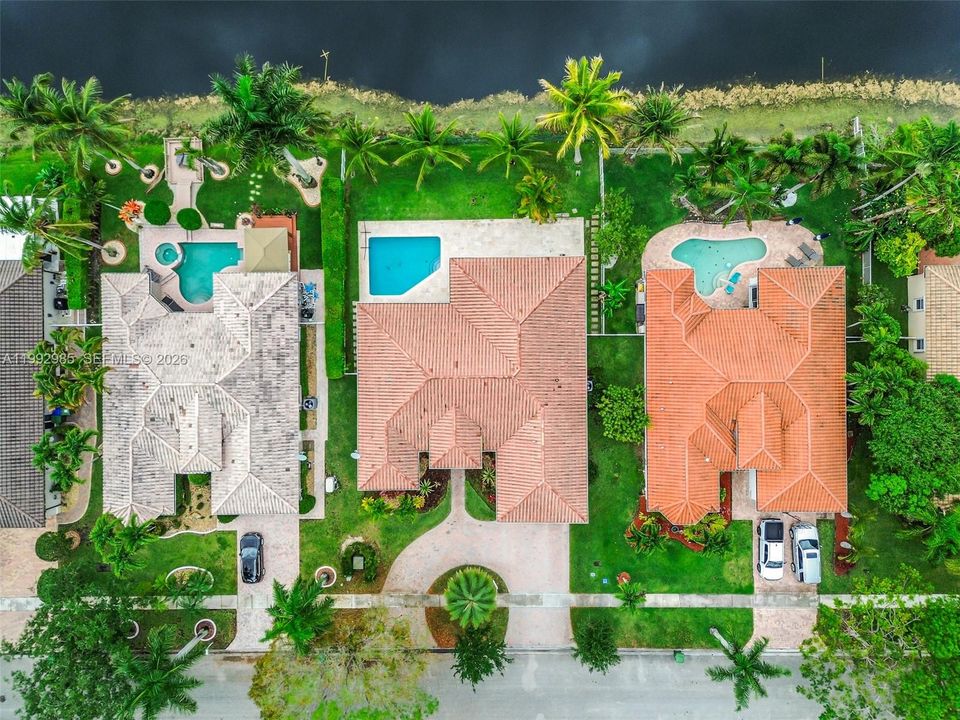 Active With Contract: $5,500 (4 beds, 2 baths, 2562 Square Feet)