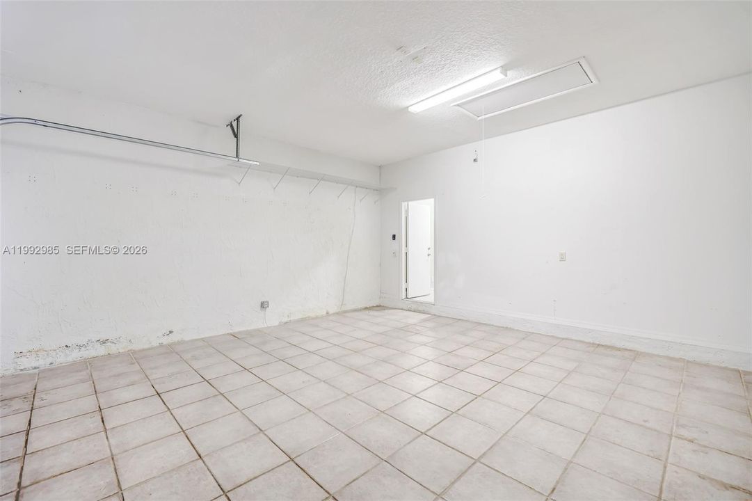 Active With Contract: $5,500 (4 beds, 2 baths, 2562 Square Feet)