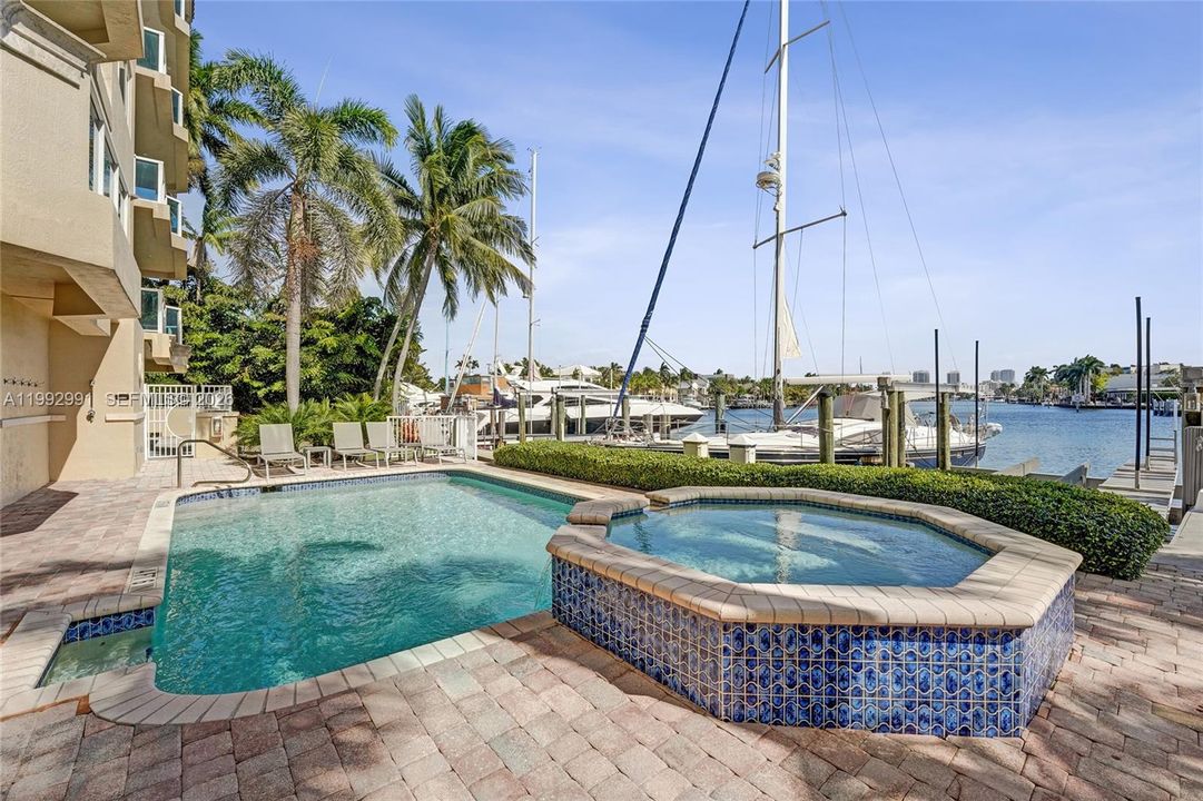 En Venta: $1,745,000 (2 camas, 2 baños, 2394 Pies cuadrados)