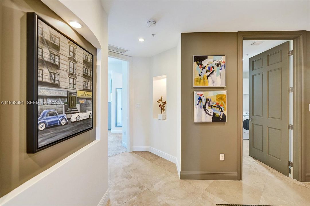 En Venta: $1,745,000 (2 camas, 2 baños, 2394 Pies cuadrados)