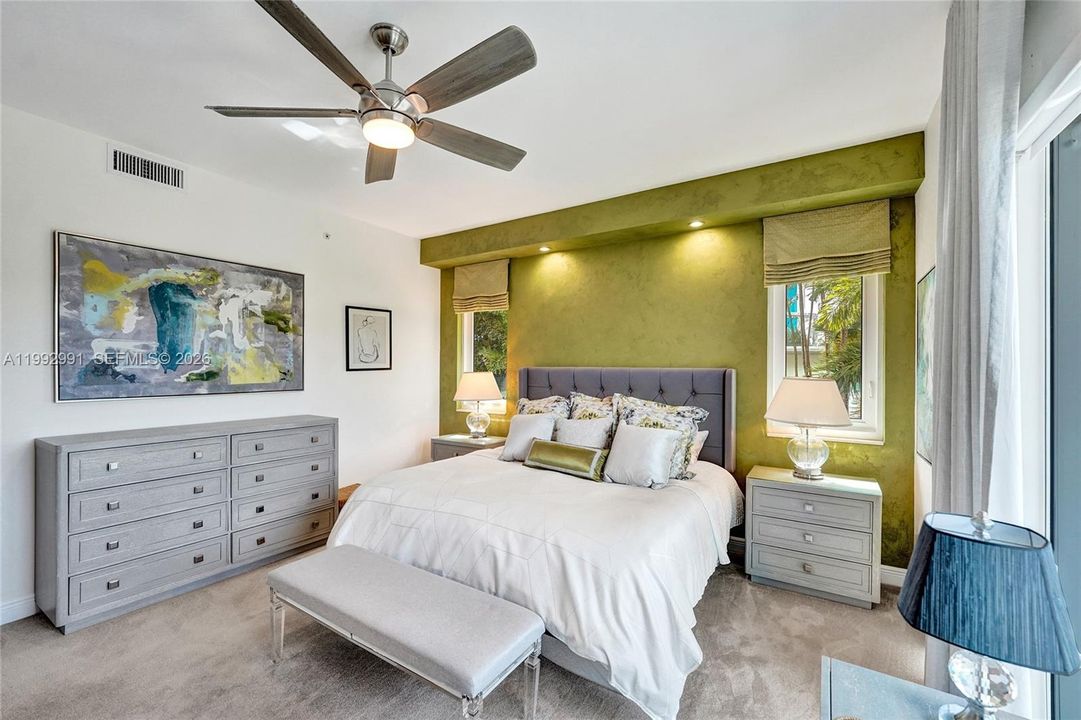 En Venta: $1,745,000 (2 camas, 2 baños, 2394 Pies cuadrados)
