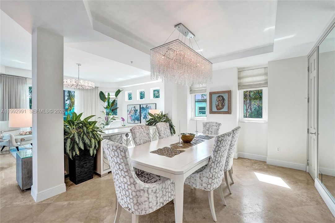 En Venta: $1,745,000 (2 camas, 2 baños, 2394 Pies cuadrados)