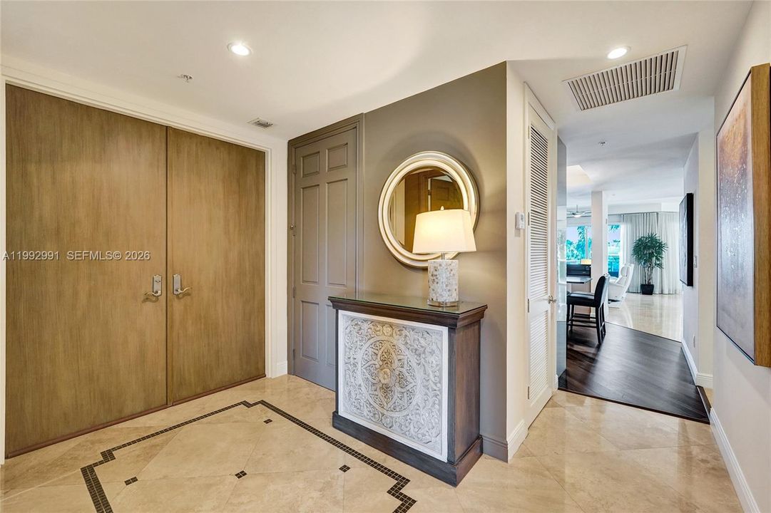 En Venta: $1,745,000 (2 camas, 2 baños, 2394 Pies cuadrados)