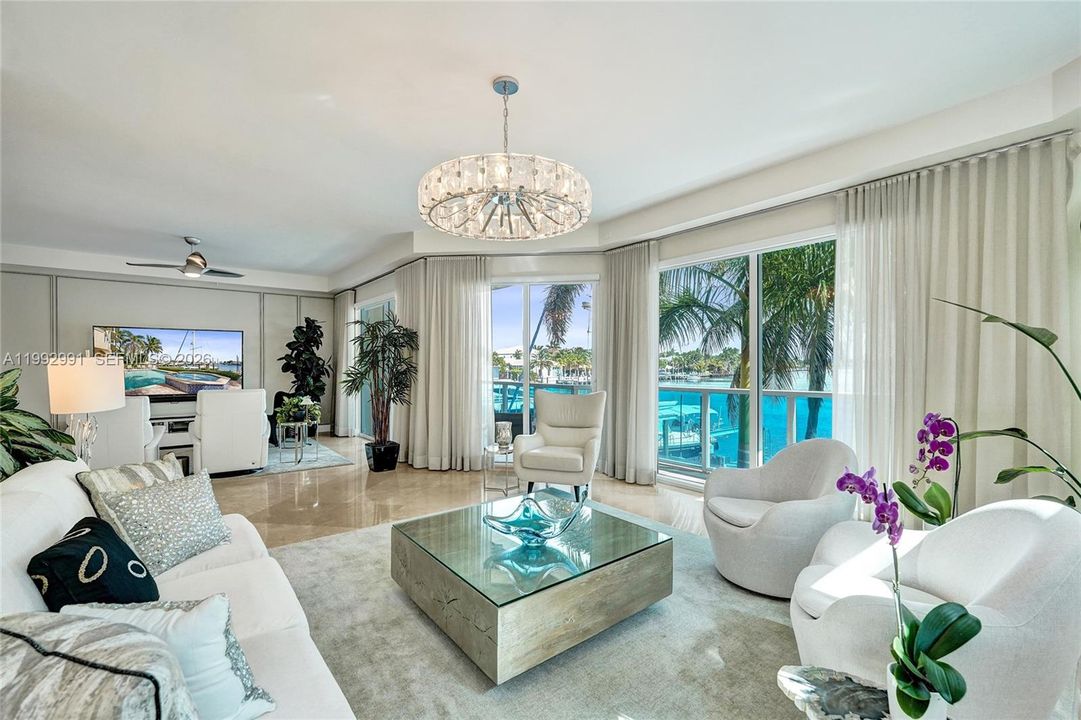 En Venta: $1,745,000 (2 camas, 2 baños, 2394 Pies cuadrados)