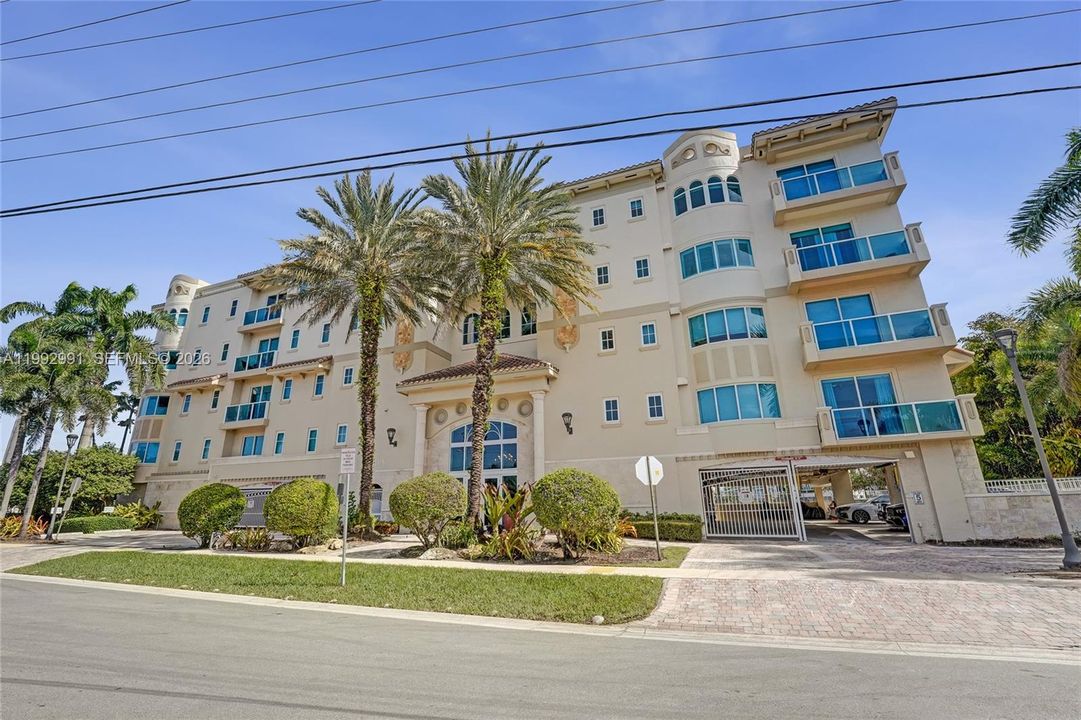 En Venta: $1,745,000 (2 camas, 2 baños, 2394 Pies cuadrados)
