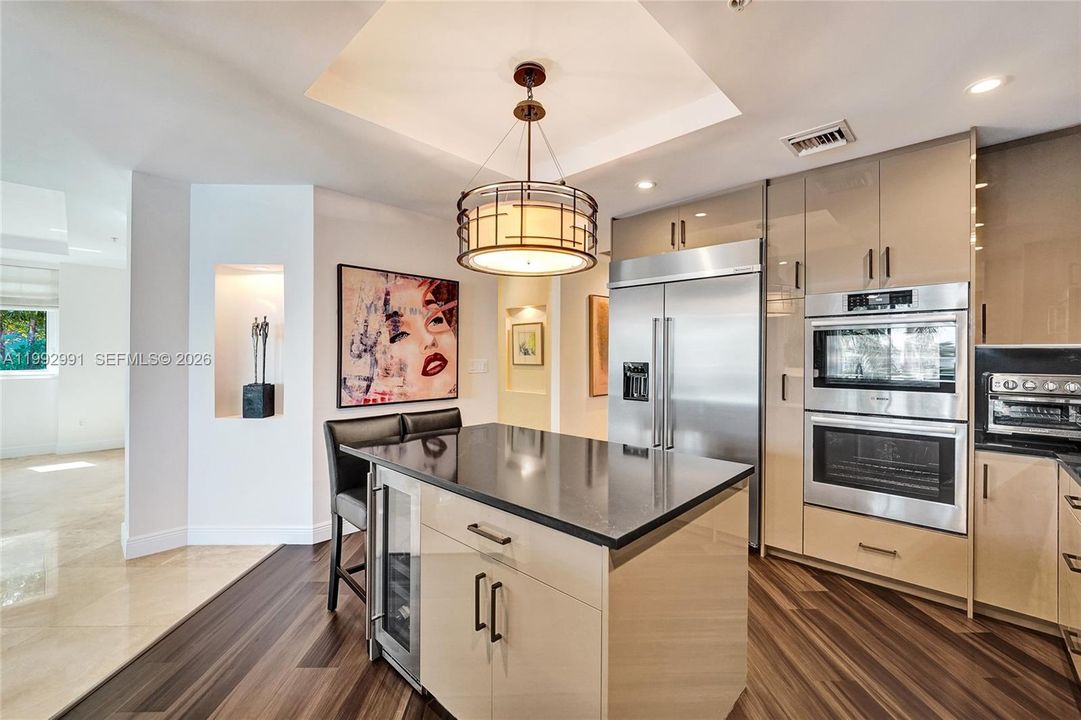 En Venta: $1,745,000 (2 camas, 2 baños, 2394 Pies cuadrados)