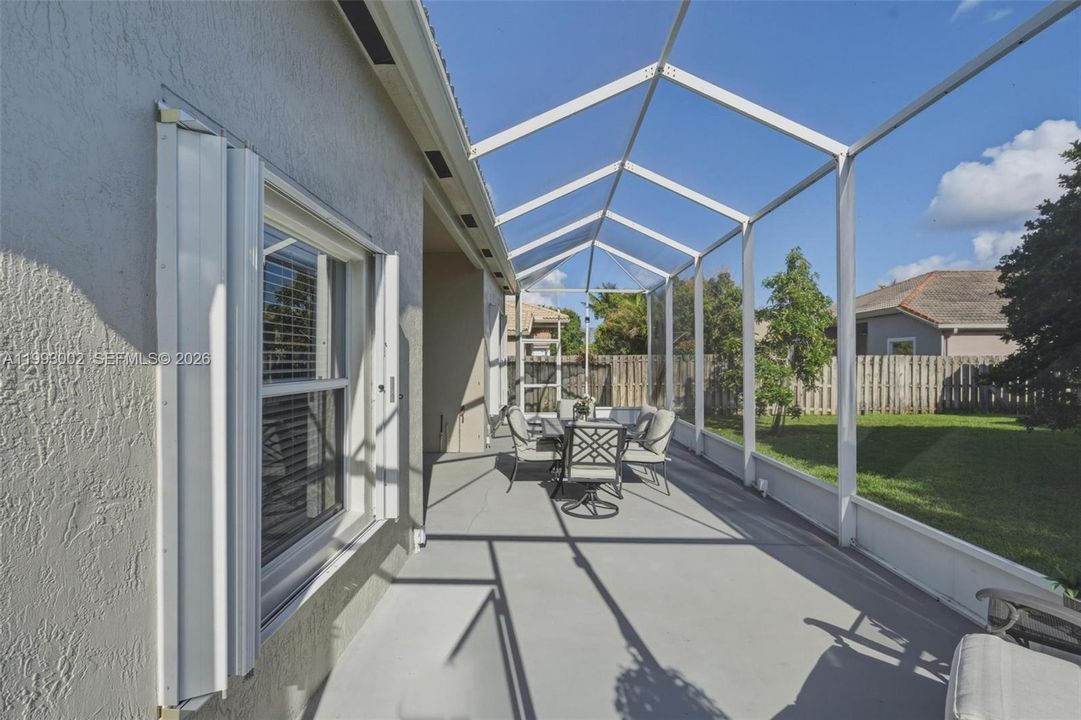 Vendido Recientemente: $780,000 (4 camas, 3 baños, 2082 Pies cuadrados)