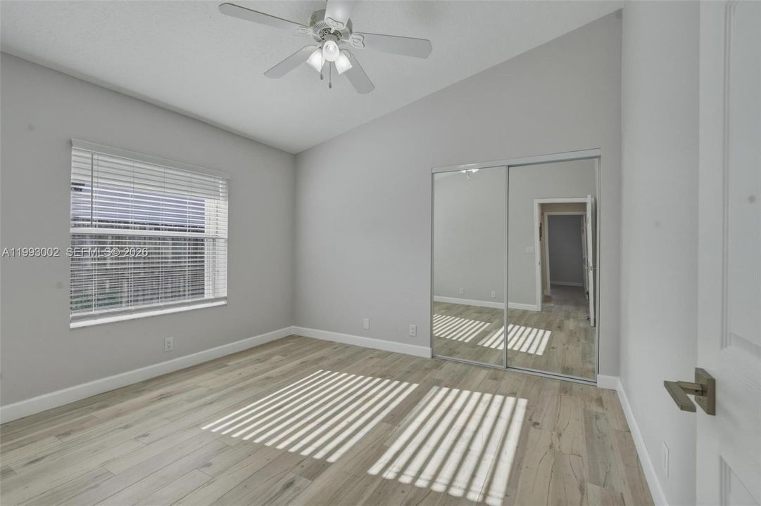 Vendido Recientemente: $780,000 (4 camas, 3 baños, 2082 Pies cuadrados)