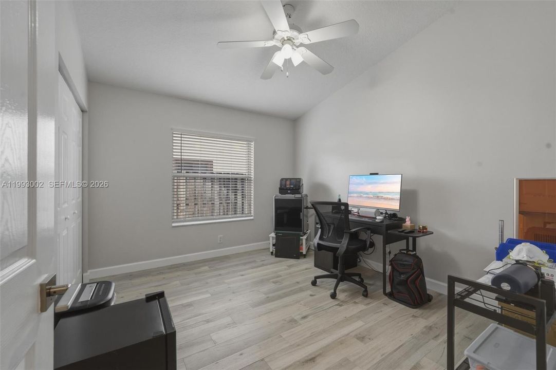 Vendido Recientemente: $780,000 (4 camas, 3 baños, 2082 Pies cuadrados)