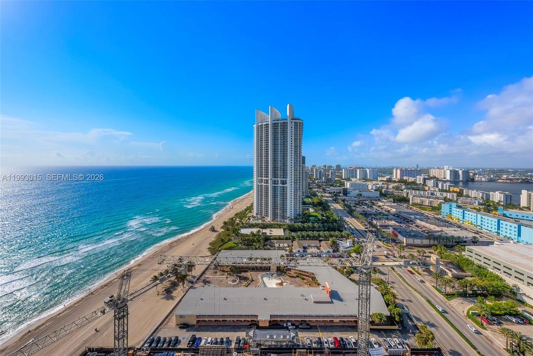 For Sale: $7,299,000 (4 beds, 5 baths, 3252 Square Feet)