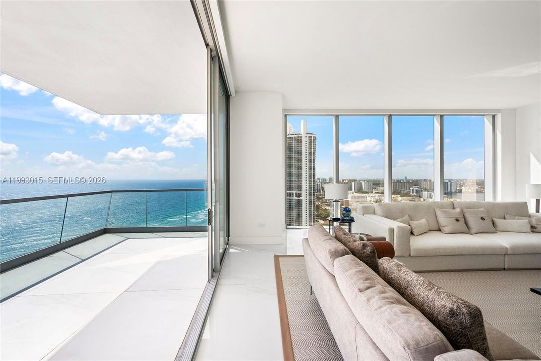 For Sale: $7,299,000 (4 beds, 5 baths, 3252 Square Feet)