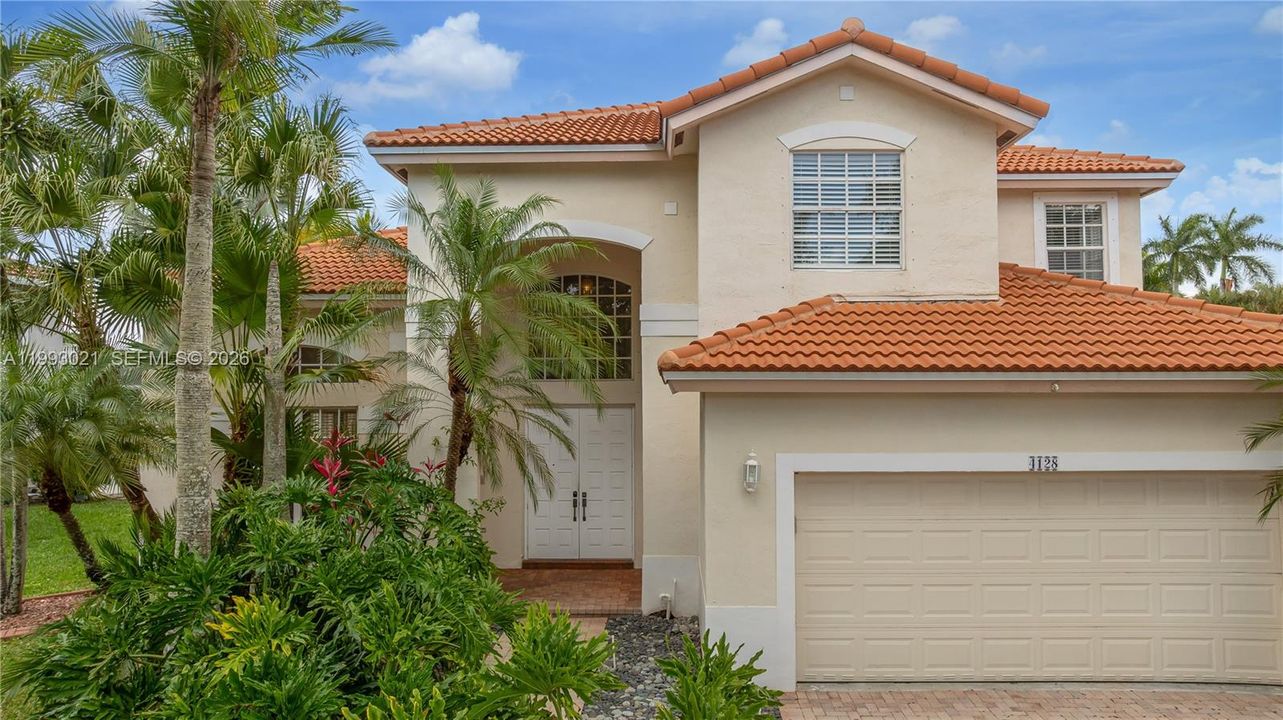 Activo con contrato: $970,000 (4 camas, 2 baños, 2541 Pies cuadrados)
