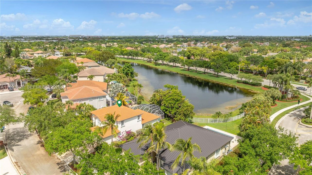Activo con contrato: $970,000 (4 camas, 2 baños, 2541 Pies cuadrados)