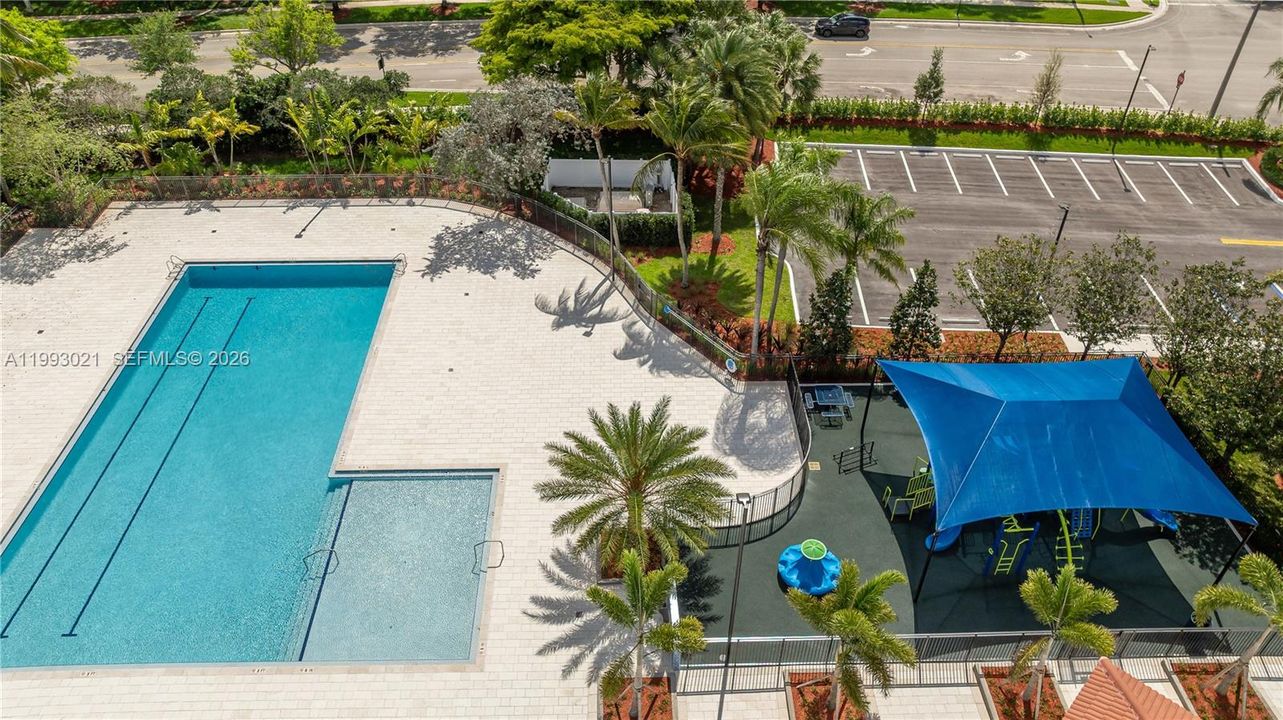 Activo con contrato: $970,000 (4 camas, 2 baños, 2541 Pies cuadrados)