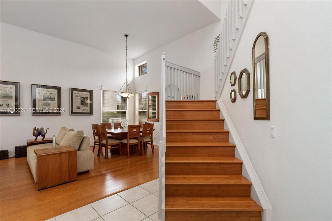Activo con contrato: $970,000 (4 camas, 2 baños, 2541 Pies cuadrados)