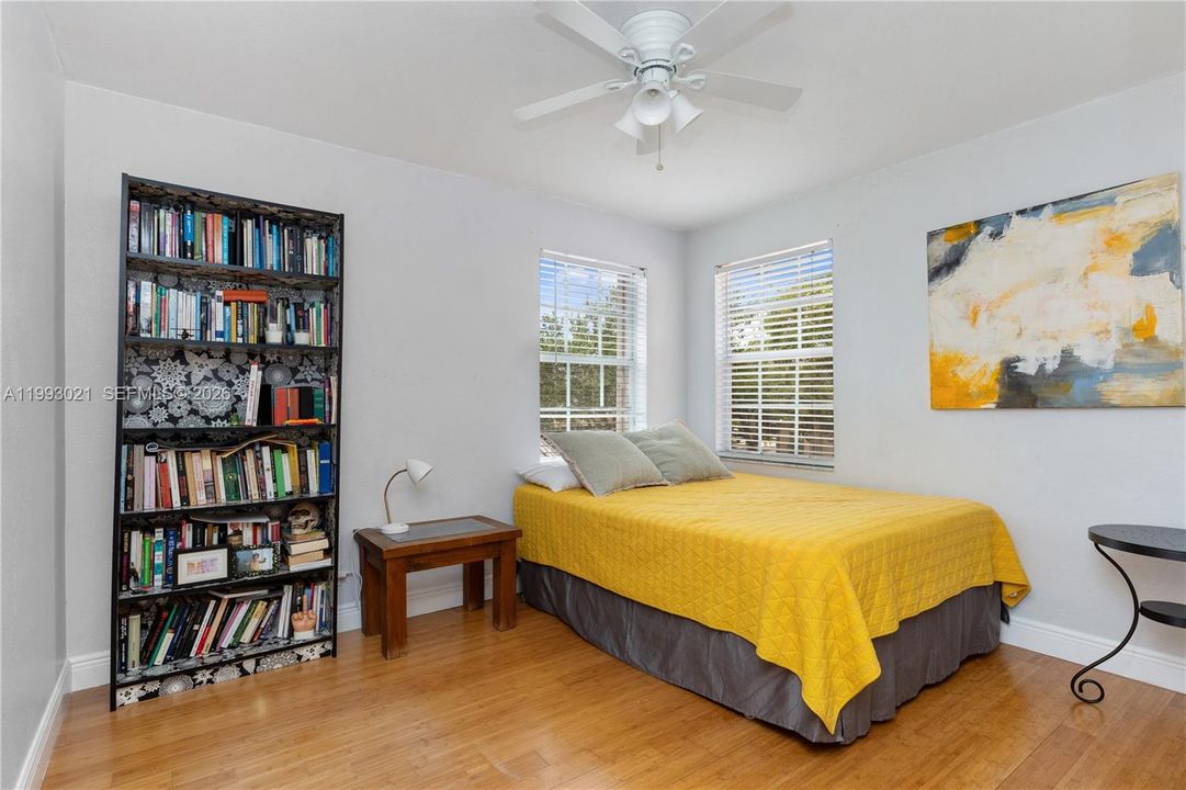 Activo con contrato: $970,000 (4 camas, 2 baños, 2541 Pies cuadrados)