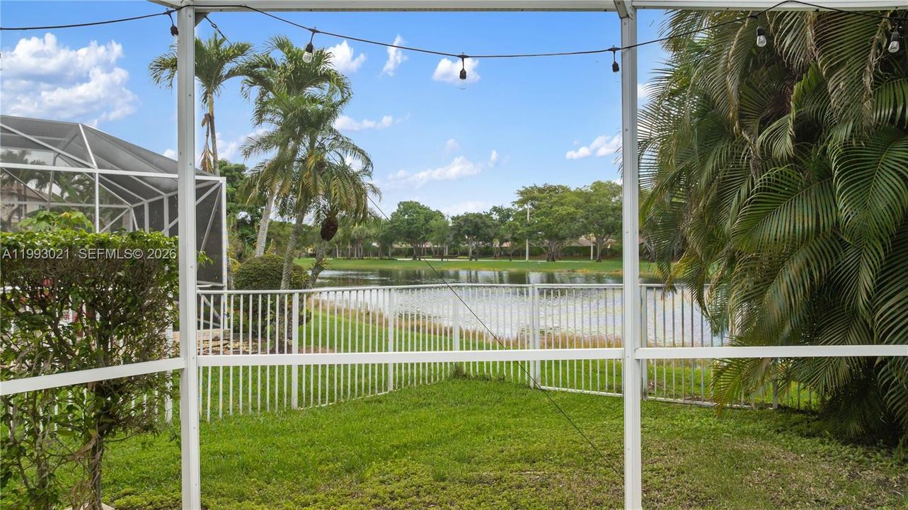 Activo con contrato: $970,000 (4 camas, 2 baños, 2541 Pies cuadrados)