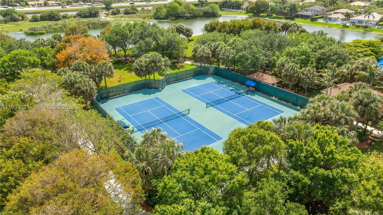 Activo con contrato: $970,000 (4 camas, 2 baños, 2541 Pies cuadrados)