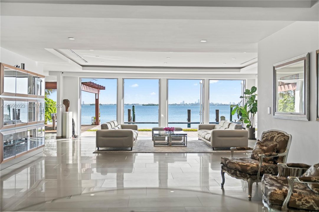 For Sale: $8,995,000 (4 beds, 4 baths, 4225 Square Feet)