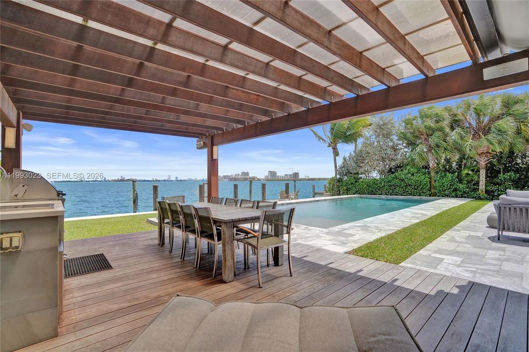 For Sale: $8,995,000 (4 beds, 4 baths, 4225 Square Feet)