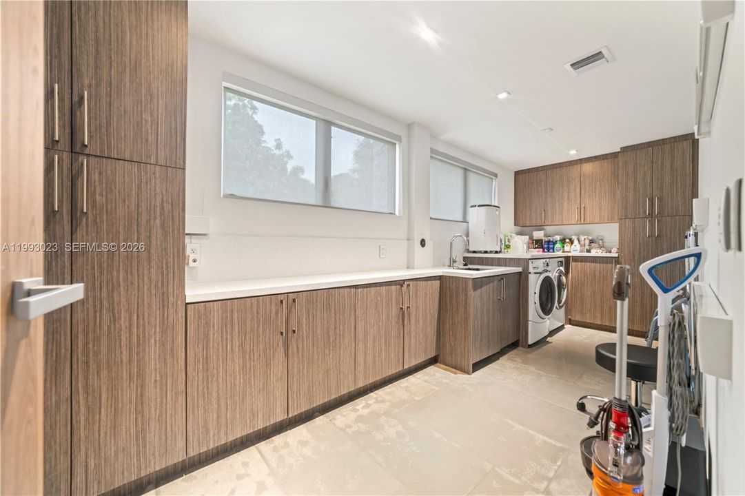 For Sale: $8,995,000 (4 beds, 4 baths, 4225 Square Feet)