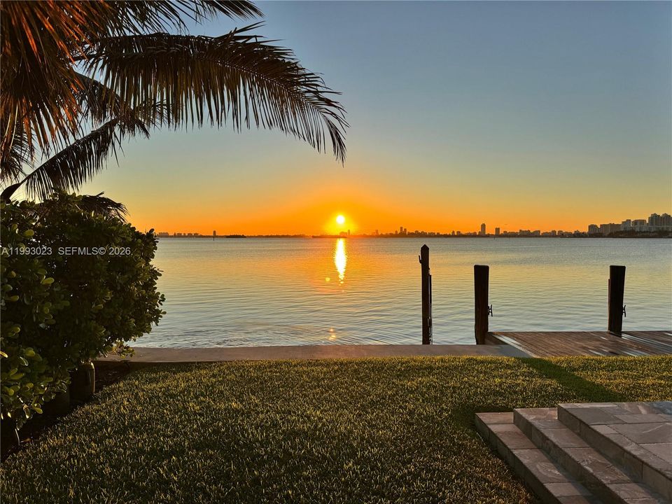 For Sale: $8,995,000 (4 beds, 4 baths, 4225 Square Feet)