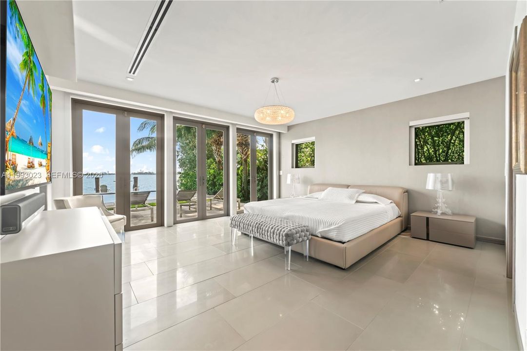 For Sale: $8,995,000 (4 beds, 4 baths, 4225 Square Feet)