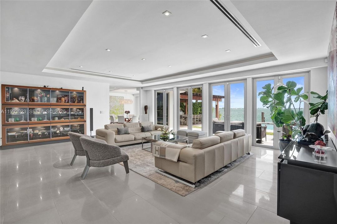 For Sale: $8,995,000 (4 beds, 4 baths, 4225 Square Feet)