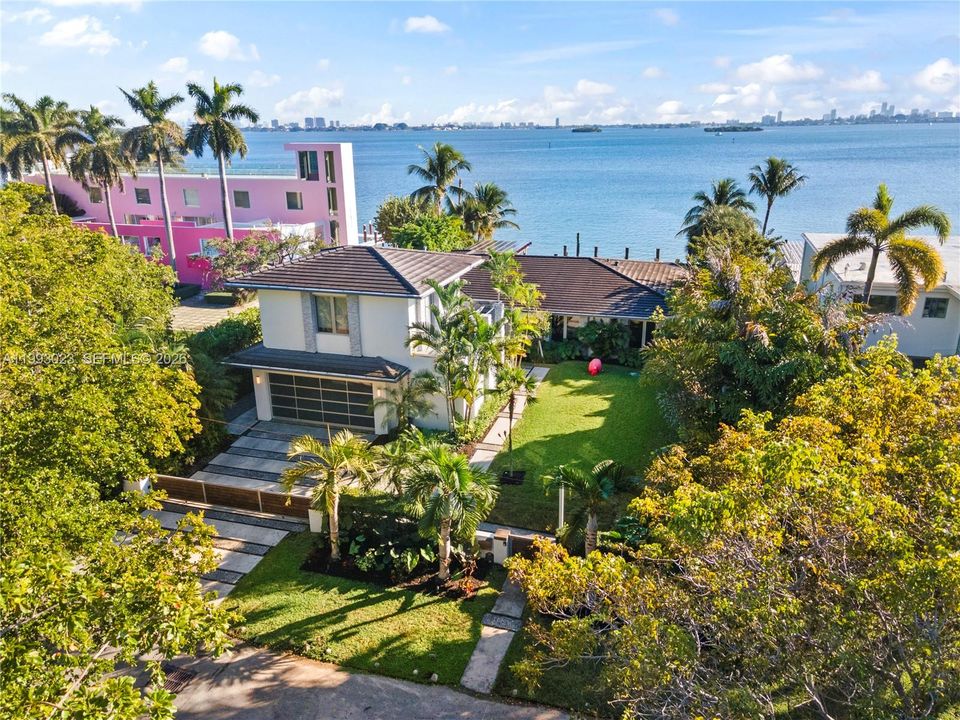 For Sale: $8,995,000 (4 beds, 4 baths, 4225 Square Feet)