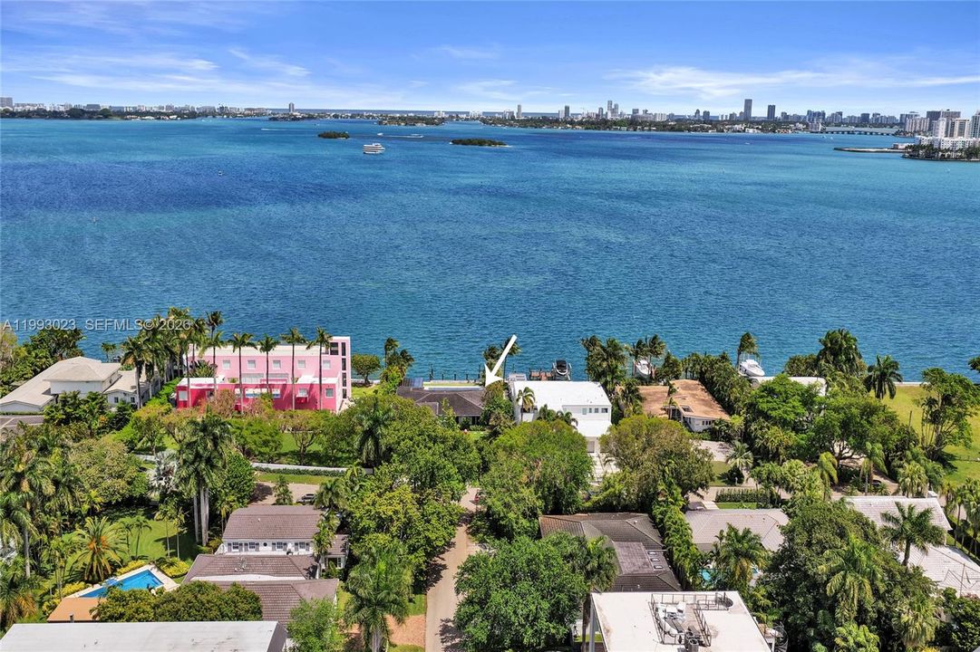 For Sale: $8,995,000 (4 beds, 4 baths, 4225 Square Feet)