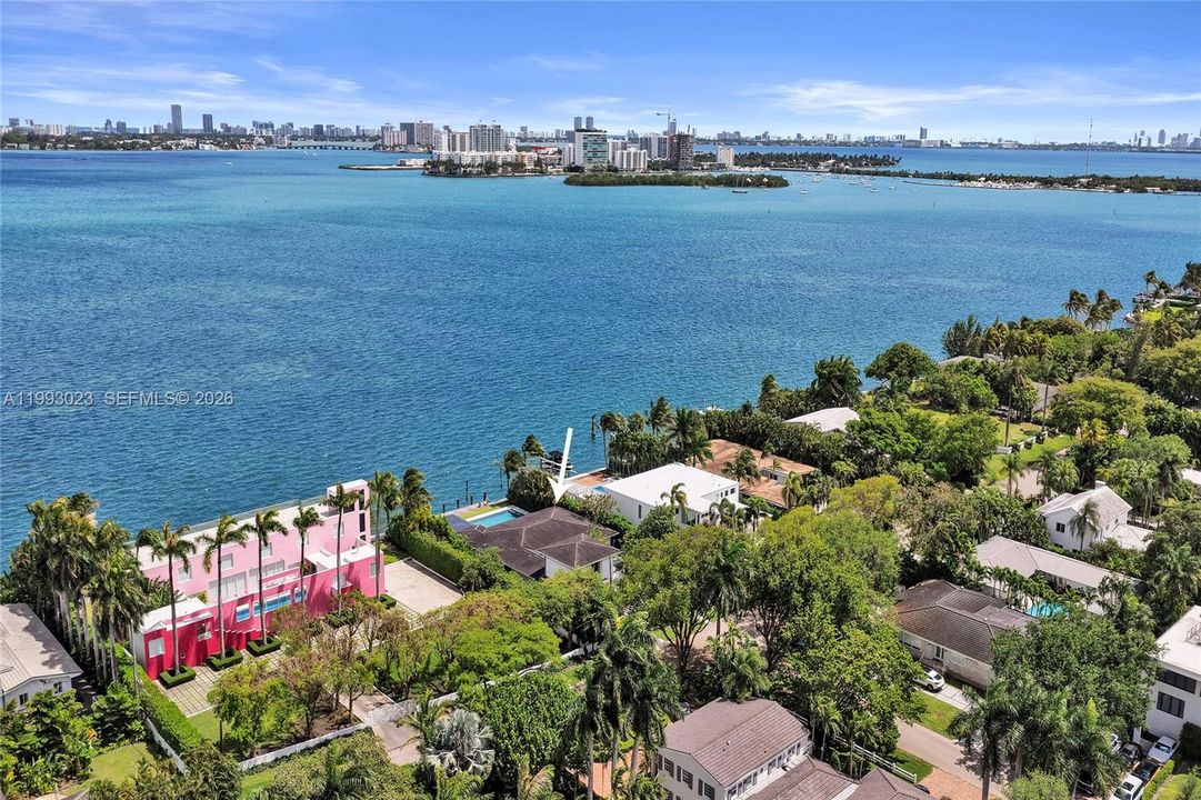 For Sale: $8,995,000 (4 beds, 4 baths, 4225 Square Feet)