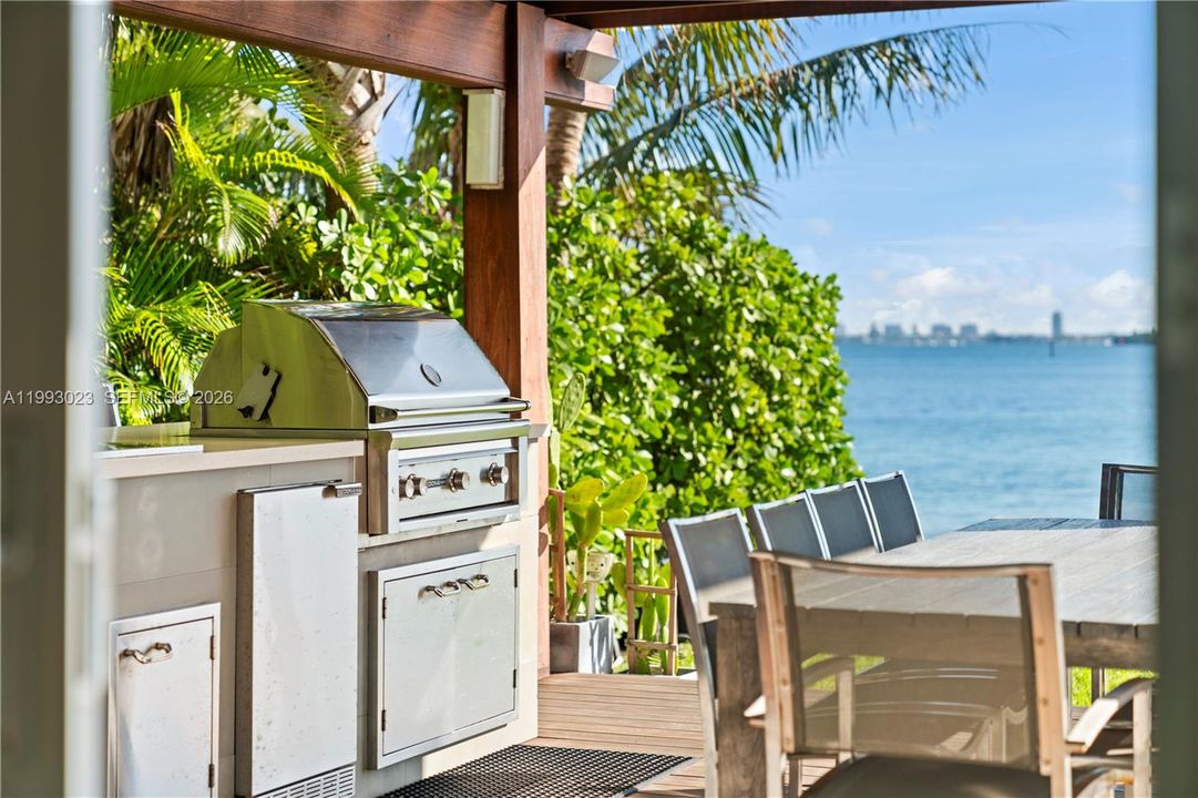 For Sale: $8,995,000 (4 beds, 4 baths, 4225 Square Feet)