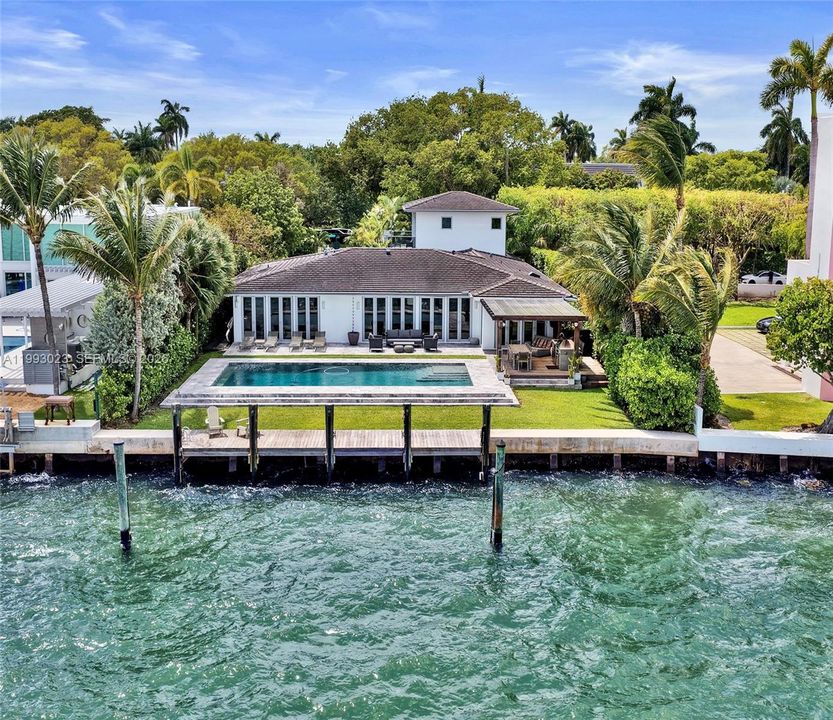 For Sale: $8,995,000 (4 beds, 4 baths, 4225 Square Feet)