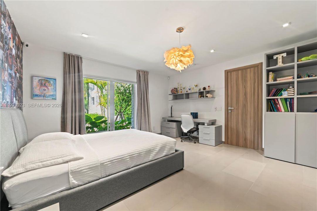For Sale: $8,995,000 (4 beds, 4 baths, 4225 Square Feet)