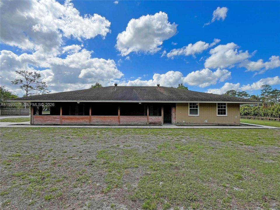Active With Contract: $475,000 (3 beds, 3 baths, 2079 Square Feet)