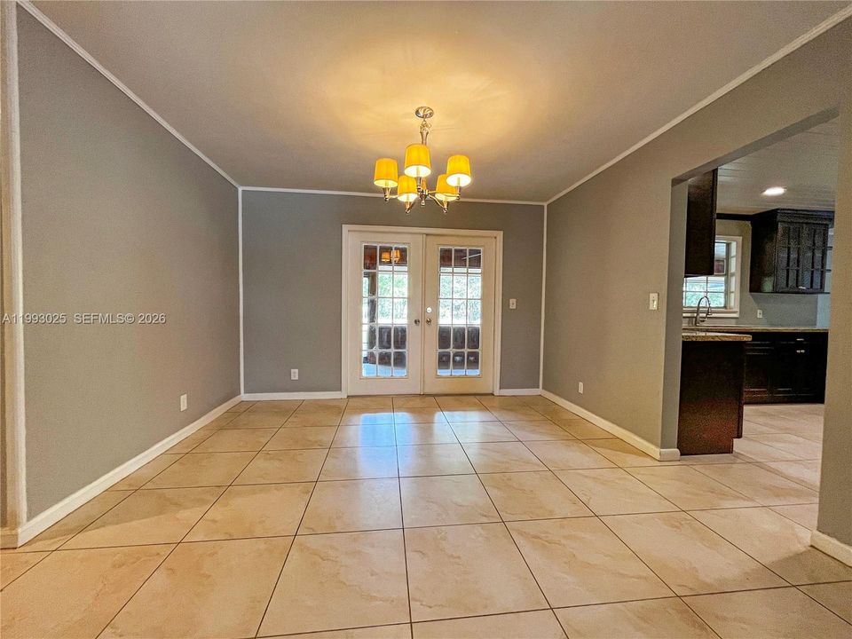 Active With Contract: $475,000 (3 beds, 3 baths, 2079 Square Feet)