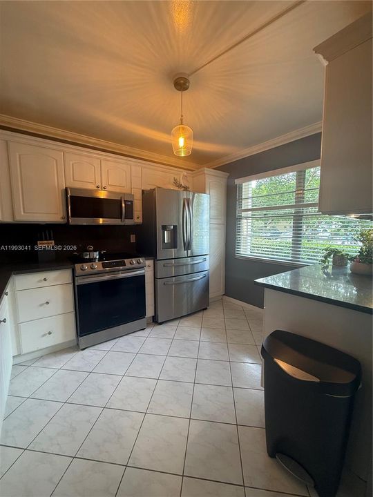 For Sale: $179,999 (2 beds, 2 baths, 1156 Square Feet)