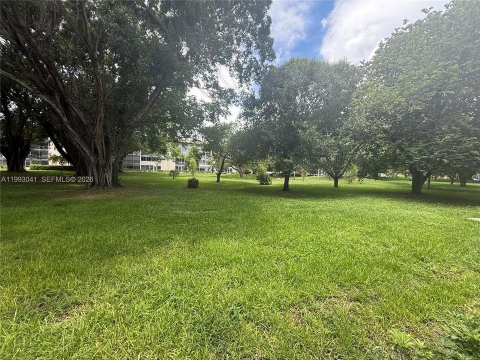 For Sale: $179,999 (2 beds, 2 baths, 1156 Square Feet)