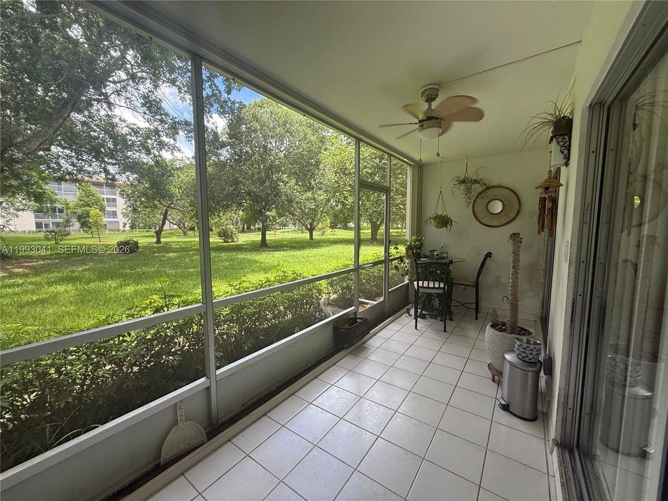 For Sale: $179,999 (2 beds, 2 baths, 1156 Square Feet)