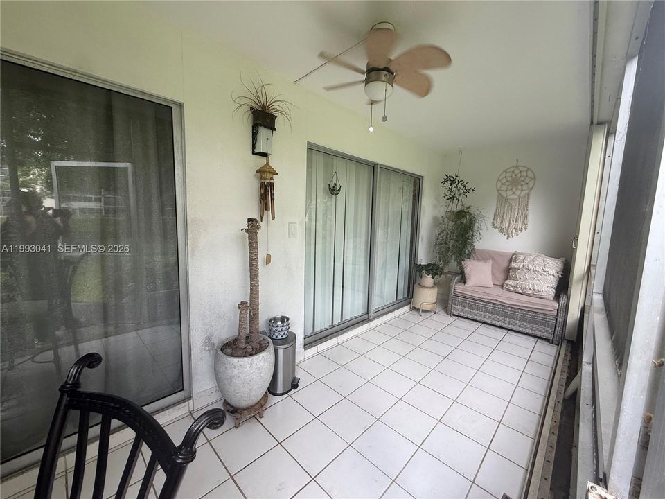 For Sale: $179,999 (2 beds, 2 baths, 1156 Square Feet)