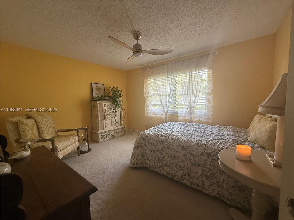 For Sale: $179,999 (2 beds, 2 baths, 1156 Square Feet)