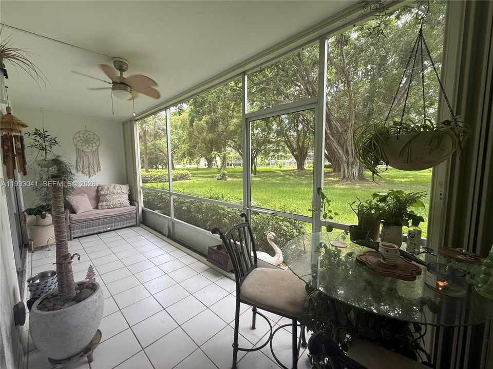 For Sale: $179,999 (2 beds, 2 baths, 1156 Square Feet)
