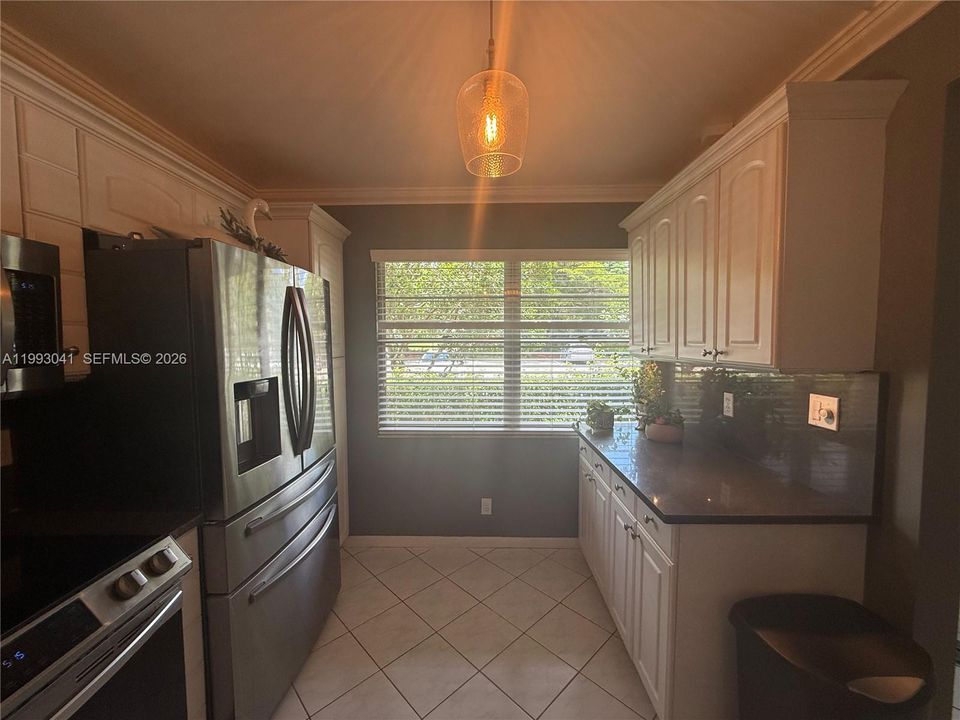 For Sale: $179,999 (2 beds, 2 baths, 1156 Square Feet)