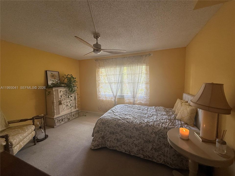 For Sale: $179,999 (2 beds, 2 baths, 1156 Square Feet)