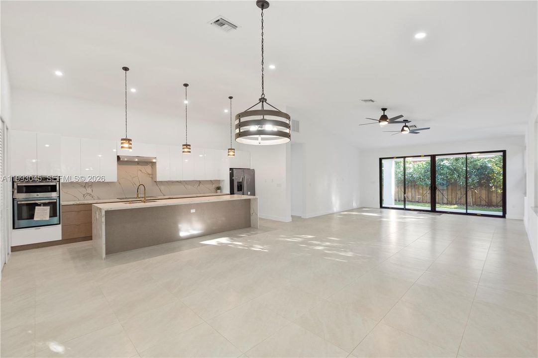 Active With Contract: $4,700 (4 beds, 3 baths, 2928 Square Feet)